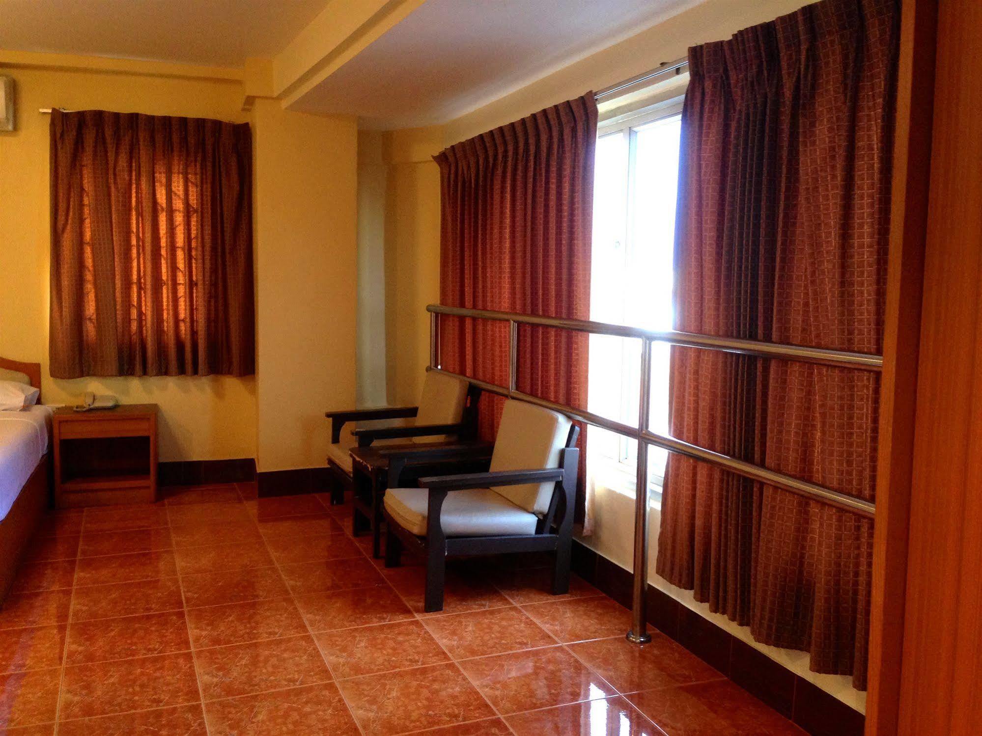 Cherry Hotel Pattaya Exteriör bild